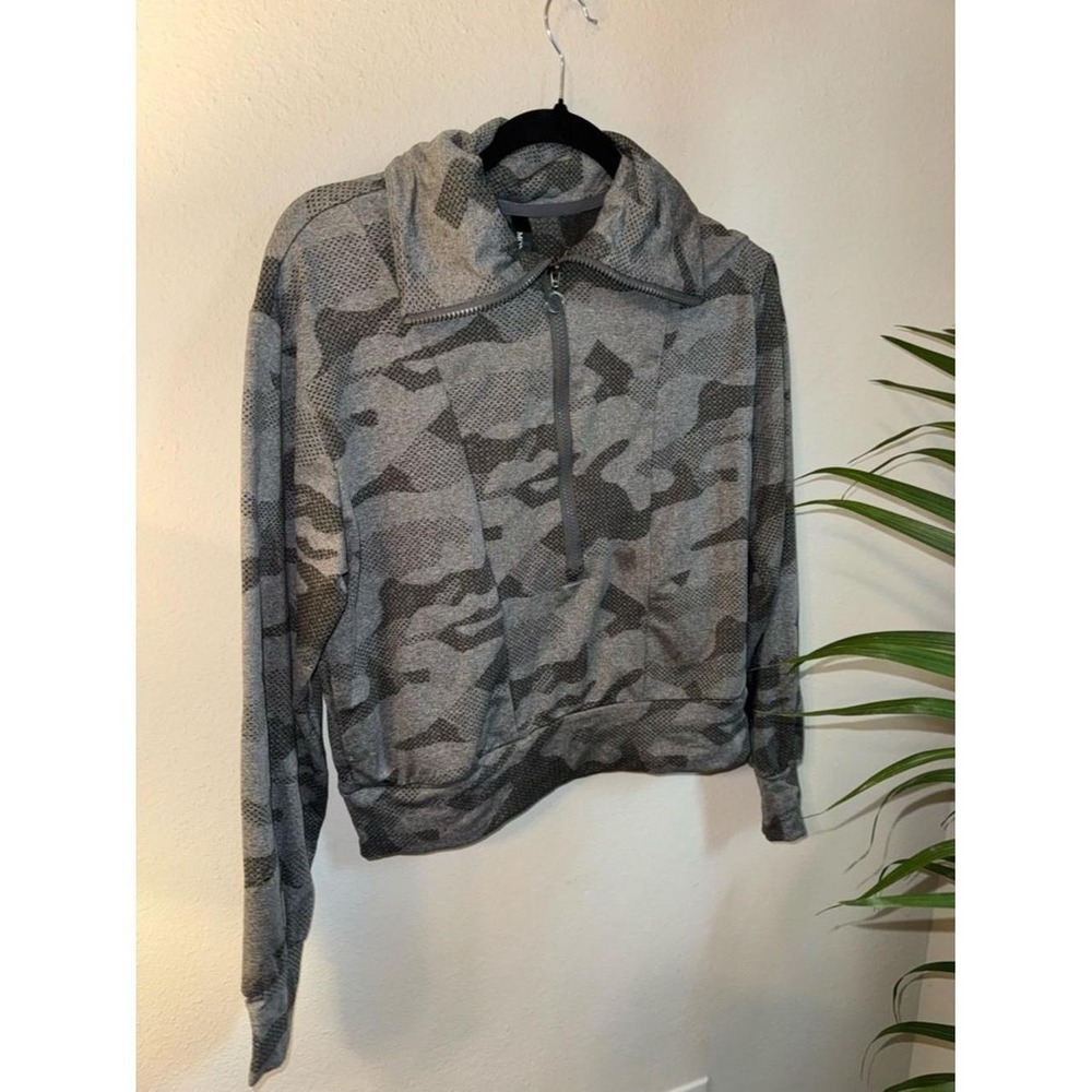 Mondetta Men's Gray Camouflage Half-Zip Hoodie Sweater